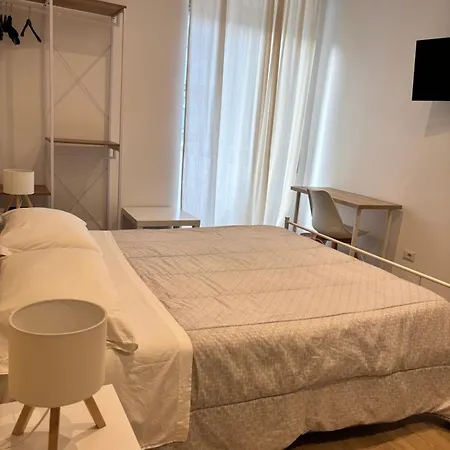 Nesima - Ospedale Garibaldi Siciliafiera Metro Fontana ゲストハウス 4*