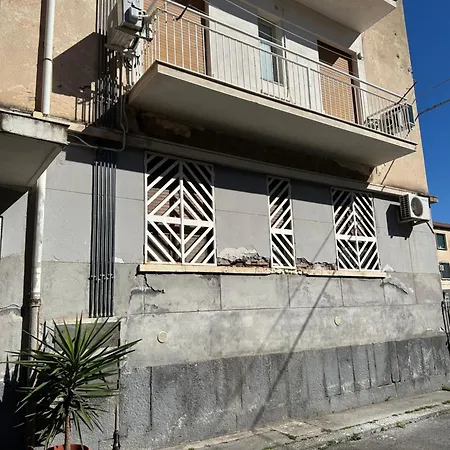 ゲストハウス Nesima - Ospedale Garibaldi Siciliafiera Metro Fontana 4*